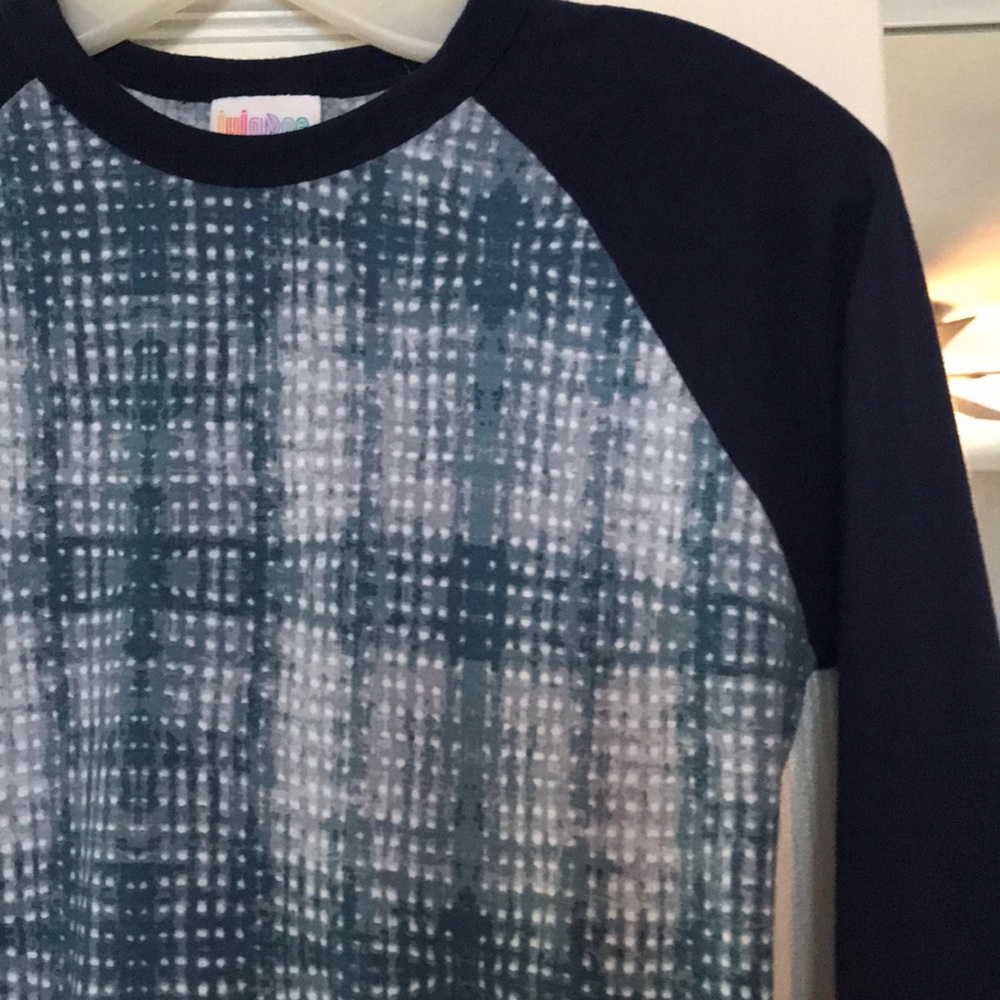 EUC Lularoe Randy Baseball Tee